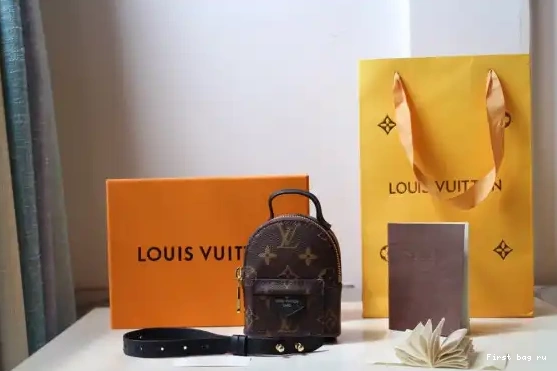 First bag ru WRIST BAG LOUIS VUITTON 0430